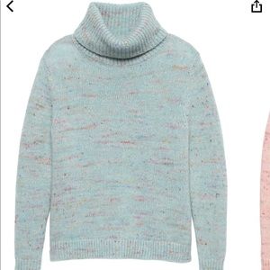 Like New! Banana Republic medium wool turtleneck